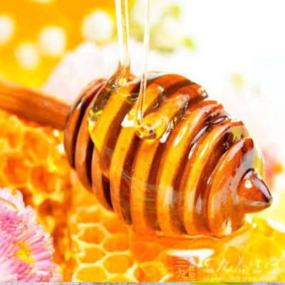 蜂蜜的作用与功效 正确使用蜂蜜