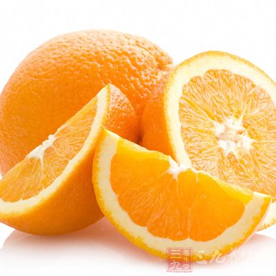 柑橘富含多种营养素以及纤维素，能促进肠胃蠕动以及帮助消化，孕妇可以适量食用柑橘来改善便秘