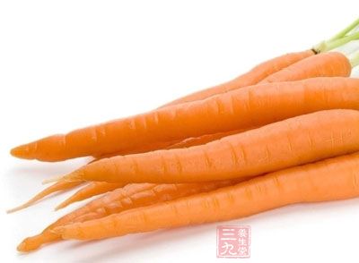 胡萝卜但中含有大量的胡萝卜素，这样对于女性是特别好的营养成分