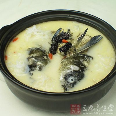 產(chǎn)后減肥食譜：鮮鯉魚湯