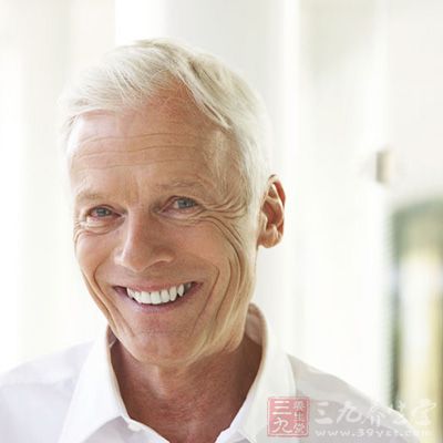 <em>白头发怎么办</em> 这么<em>年轻</em>就有它是咋回事