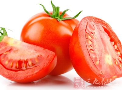 蕃茄半个、蜂蜜适量，将蕃茄搅拌成蕃茄汁后加入适量蜂蜜搅至糊状