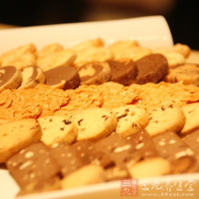 饼干、巧克力，可以供给能量的食物