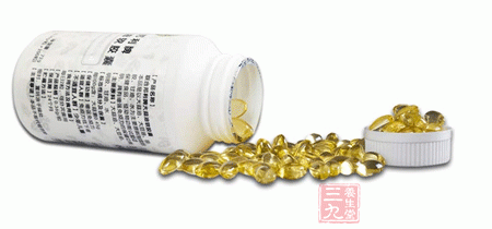 联合邦利牌大蒜油软胶囊产品内颗粒图