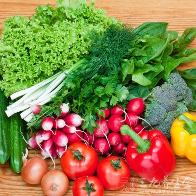 隔夜蔬菜可能发生亚硝酸，对健康极其不利