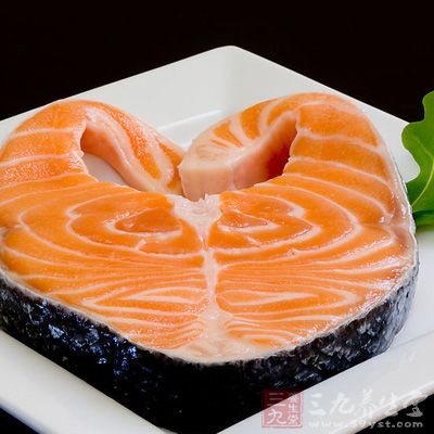 养殖场的三文鱼、鳟鱼、虹鳟鱼是用豆粉饲养 养殖场的三文鱼、鳟鱼、虹鳟鱼是用豆粉饲养