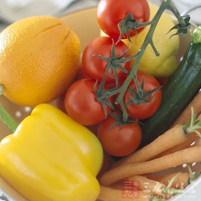 然而从食物中得到充分的Ω-3脂肪酸越来越困难 然而从食物中得到充分的Ω-3脂肪酸越来越困难