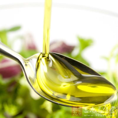 橄榄油,亚麻籽油,鳄梨,蓖麻油和核桃中来自植物的Ω-3脂肪酸是短链分子 橄榄油,亚麻籽油,鳄梨,蓖麻油和核桃中来自植物的Ω-3脂肪酸是短链分子