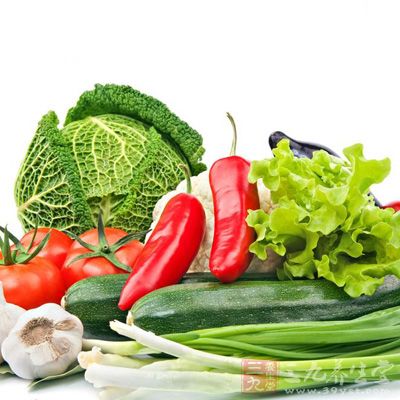 蔬菜、豆类等低脂肪饮食，可改变体内调节性激素的结合球蛋白