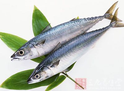 所以可以多吃維生素b含量豐富的食物，像粗糧、魚等