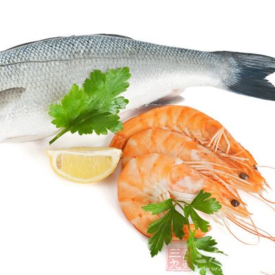 鱼虾等水产品被公认为是能保持年轻的食物