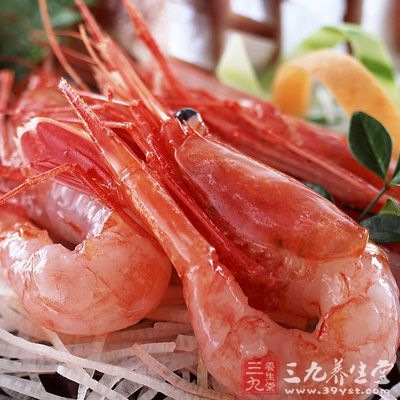 蝦與豬肉。同食會導致?lián)p害精子