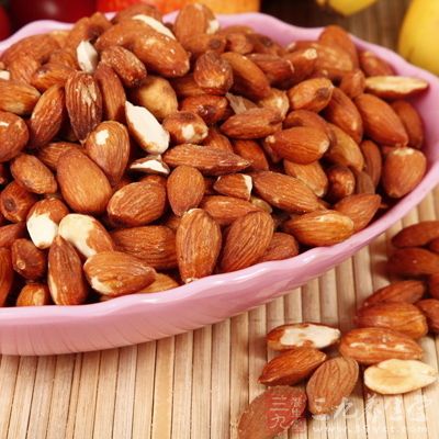 如果想提高注意力,那就每天吃5~10粒甜杏仁 如果想提高注意力,那就每天吃5~10粒甜杏仁