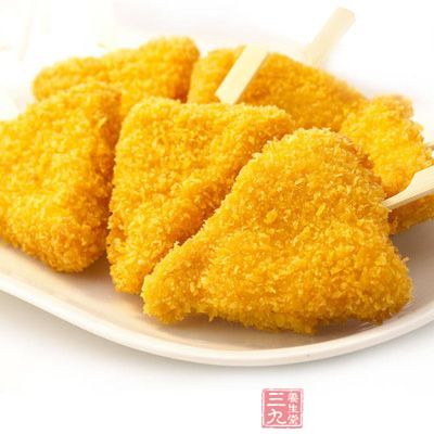 多營養(yǎng)學(xué)家都將油炸的食物稱作是垃圾食物，因?yàn)樗坏休^高的油脂量