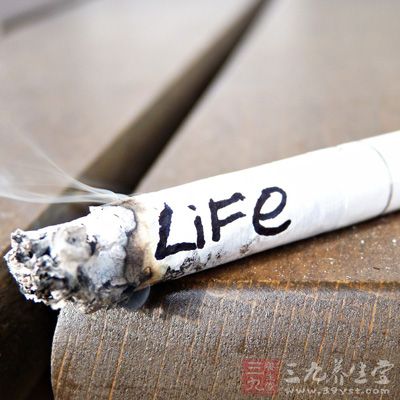 大脑就会接受到这个信号，而慢慢的减轻烟瘾烦的时候给我们带来的难受的的感觉