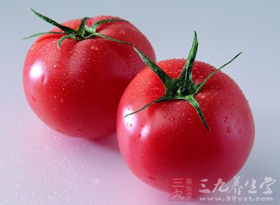 夏天西红柿好处多 这么吃让你轻松一夏