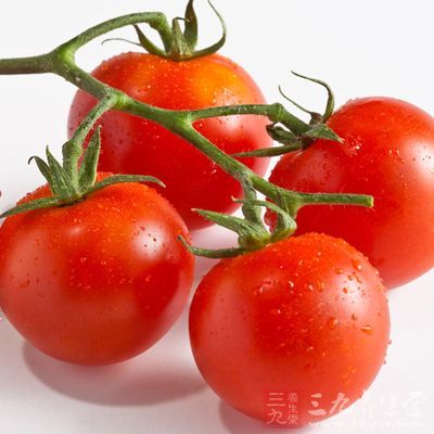 夏天西红柿好处多 这么吃让你轻松一夏