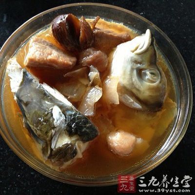 白芍川芎燉魚(yú)頭