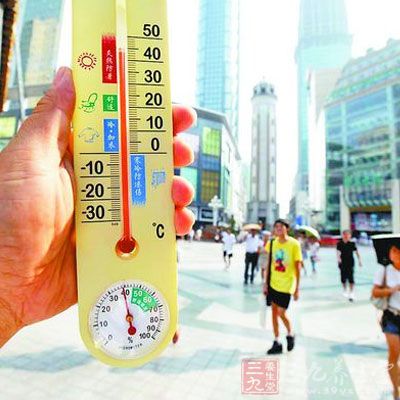 体温达42℃以上可使蛋白质变性，超过50℃数分钟细胞即死亡