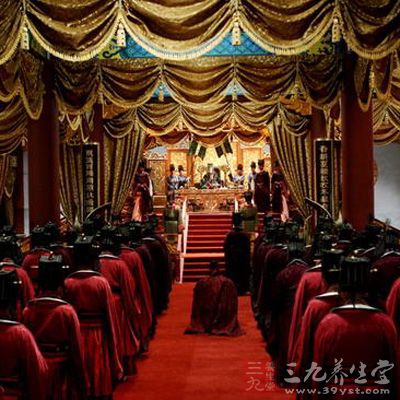 爱妃当面被调戏却无动于衷的皇帝竟然是他