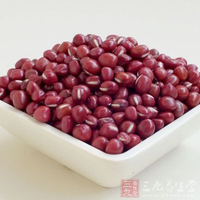 紅豆自古便是養(yǎng)生圣品，不但可以排水腫，還可以補血行氣