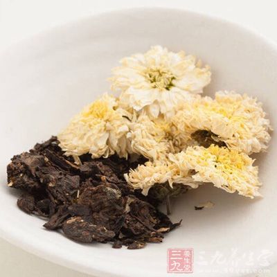 菊普茶有着很好的减肥美容作用，对于祛痘降火清血脂等