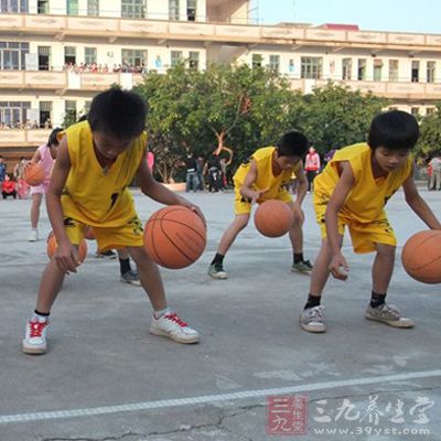 打篮球的好处 做一个身心健康篮球者(3)
