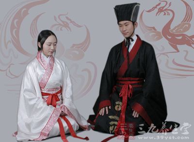 这样的坐姿竟会让男人不育