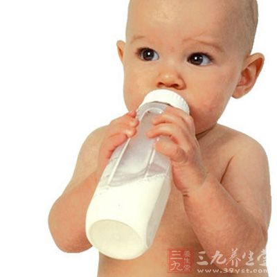 宝宝不喝奶粉怎么办 婴儿不吃奶粉这样做(7)