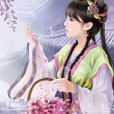 所谓云髻雾鬟,便是美女所梳的发髻状如云雾