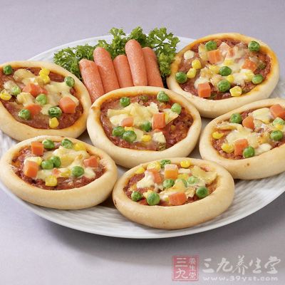 食物要多样化，以保证各种营养素的供给