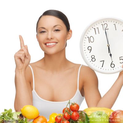 改变饮食习惯可以帮助你减少腹部脂肪的堆积