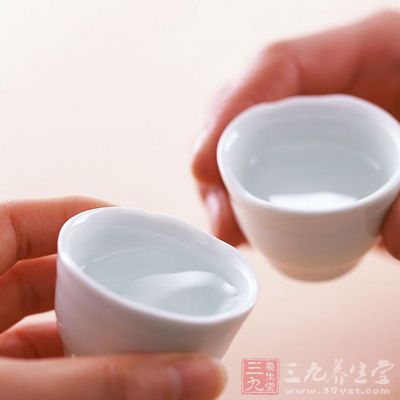 患者如果繼續(xù)飲酒抽煙，將會(huì)加重肝臟負(fù)擔(dān)