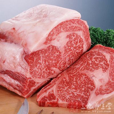 這類食物主要是瘦豬肉、蘑菇、銀耳、黑木耳、芹菜