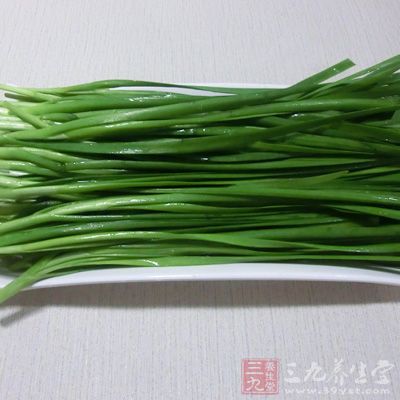 蜂蜜不能与韭菜同食