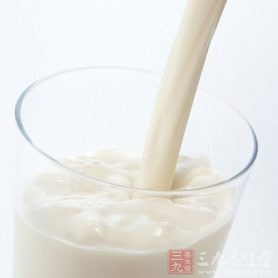 牛奶中的乳糖能促使鉛在人體內(nèi)吸收和蓄積