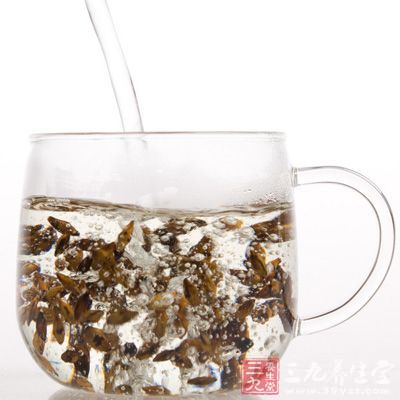 麦茶还有降低体温的作用，因此被认为是适合夏季的高营养饮品