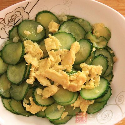黄瓜和鸡蛋可谓是减肥食物上赫赫有名的两大减肥食物了