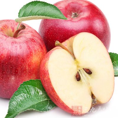 苹果中的铁元素，还易被肠壁吸收，有补脑养血、宁神安眠的作用呢