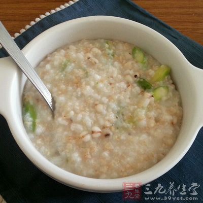 牛奶鸡蛋燕麦粥