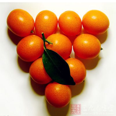 金橘具有通气健胃，祛痰清热的功效，而且这种浓汁酸甜可口，味道不错，小孩子也爱喝