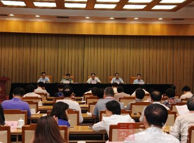 无偿献血表彰大会在北京召开