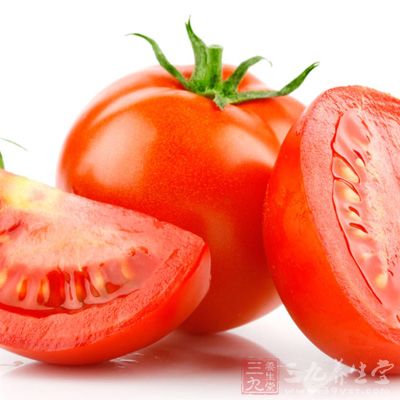番茄中不仅含有丰富的维生素C，所含的番茄红素还有“疏通”腺体，预防前列腺疾病的作用