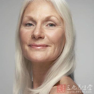 <em>白发</em>染黑的惊人危害
