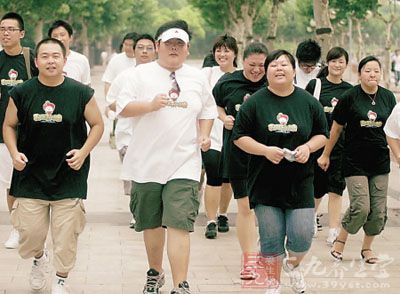 肥胖的人通过跑步能够达到减肥的效果