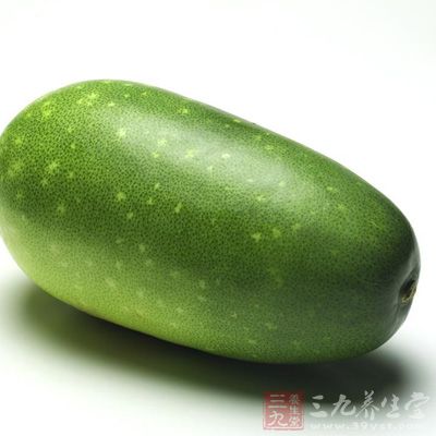 凉属性的茶材，如梨、冬瓜、苦瓜、苦茶、仙草等