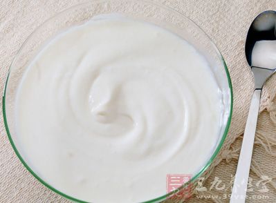 酸奶也是属于一种很好的美白面膜材料