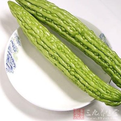 常见的苦味蔬菜有苦瓜、苦菜、蒲公英、荷叶等