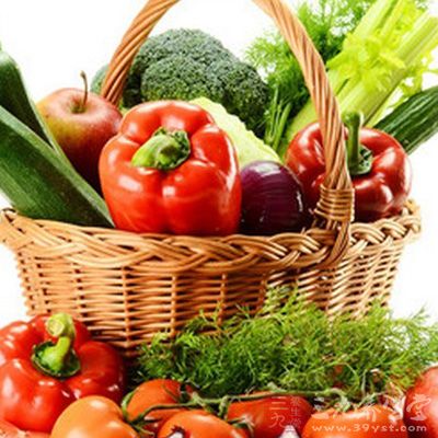 蔬菜可选择绿叶菜为主，搭配一些根茎类、瓜类、菌藻类的蔬菜