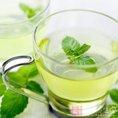 舌苔发白是什么原因 如何保证舌头的健康(3)